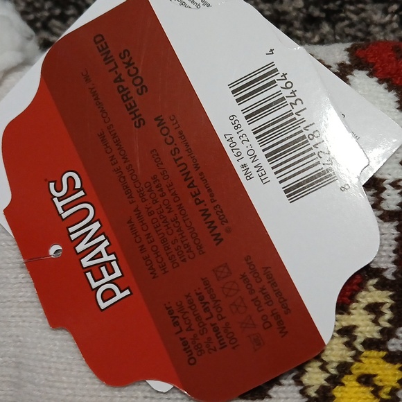 ❤️Snoopy Sherpa Socks Cozy Moments Fuzzy Footies Slippers - Picture 5 of 9